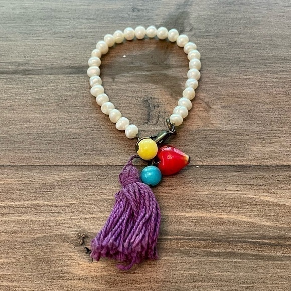 𝅺PEARL, Pom-Pom & ❤️ Bracelet - Picture 1 of 3